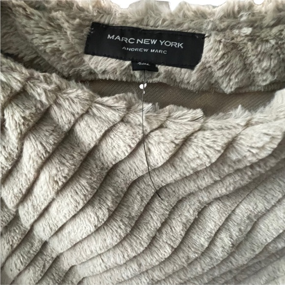 Andrew Marc faux fur poncho size S/M - Picture 6 of 10